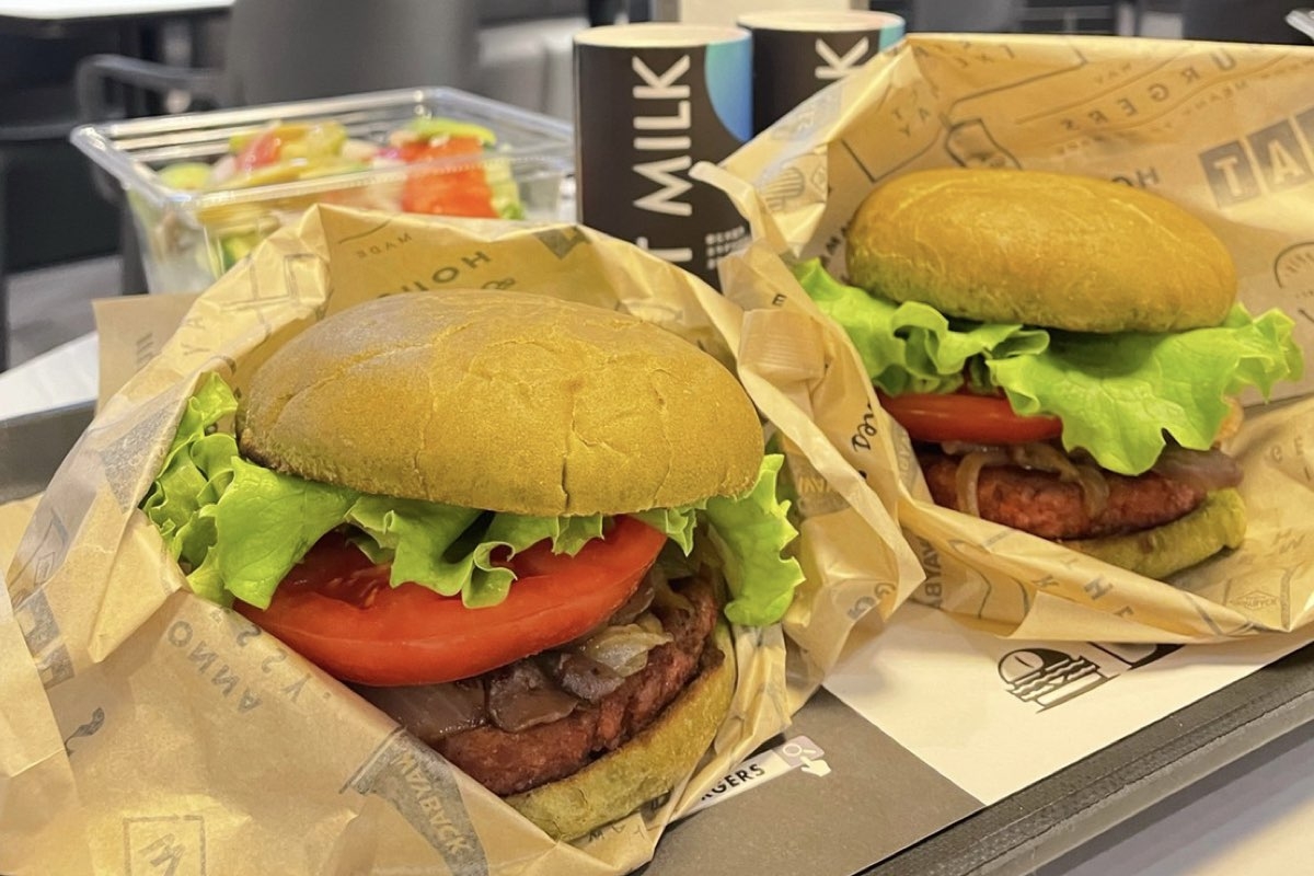 アメリカンバーガーチェーン「Wayback Burgers」日本初上陸！本場のヴィーガンバーガーを堪能